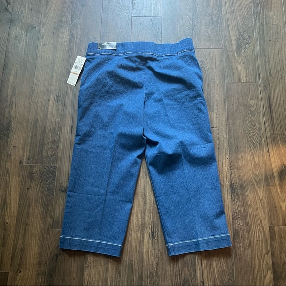Alfred Dinner Allure Capri Jeans Size 12 NWT - Picture 3 of 10